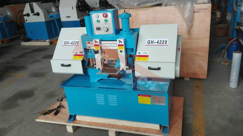 GH4220 BAND SAW